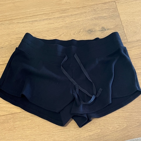 Gilly Hicks Black Athletic Shorts - Picture 1 of 3